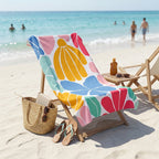 Sunburst Bloom microvezel strandhanddoek op ligstoel aan zee