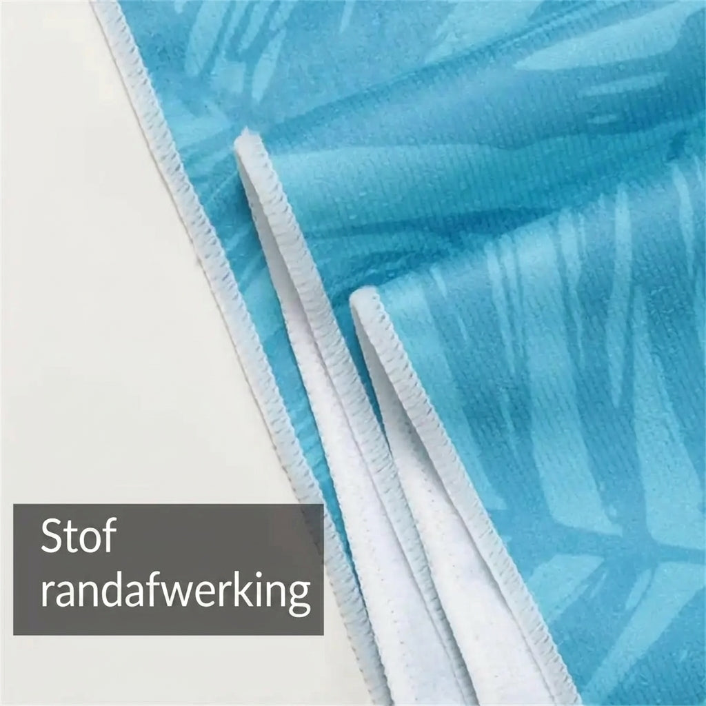 Zachte stof en randafwerking van Capybara Summer microvezel strandhanddoek